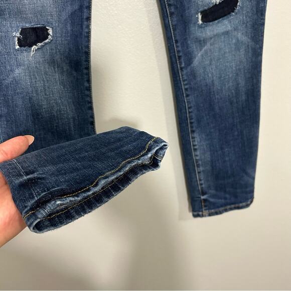 Cabi Slim Boyfriend Jeans Distressed Style #5695 Size 4 - Picture 4 of 10